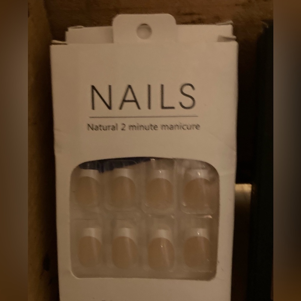 Instant nail salon at HOME
